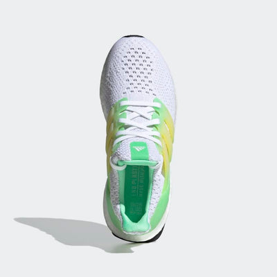 adidas Unisex-Child Ultraboost 5.0 DNA (Big Kid) Running Shoe 5 Big Kid Cloud White/Cloud White/Beam Green