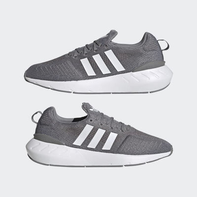 adidas Men's Swift Run 22 Sneaker, Grey/White/Grey, 11