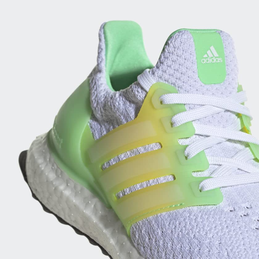 adidas Unisex-Child Ultraboost 5.0 DNA (Big Kid) Running Shoe 5 Big Kid Cloud White/Cloud White/Beam Green