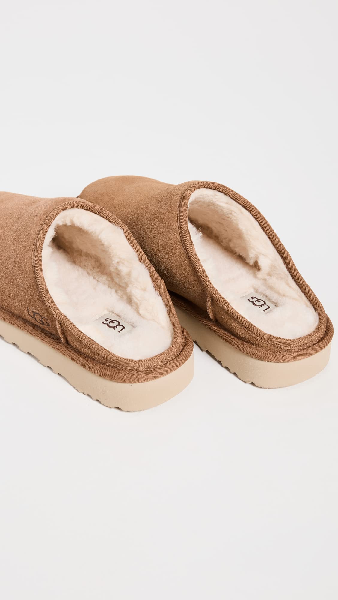 UGG Men's Classic Slip-On Slipper, Chestnut, 9