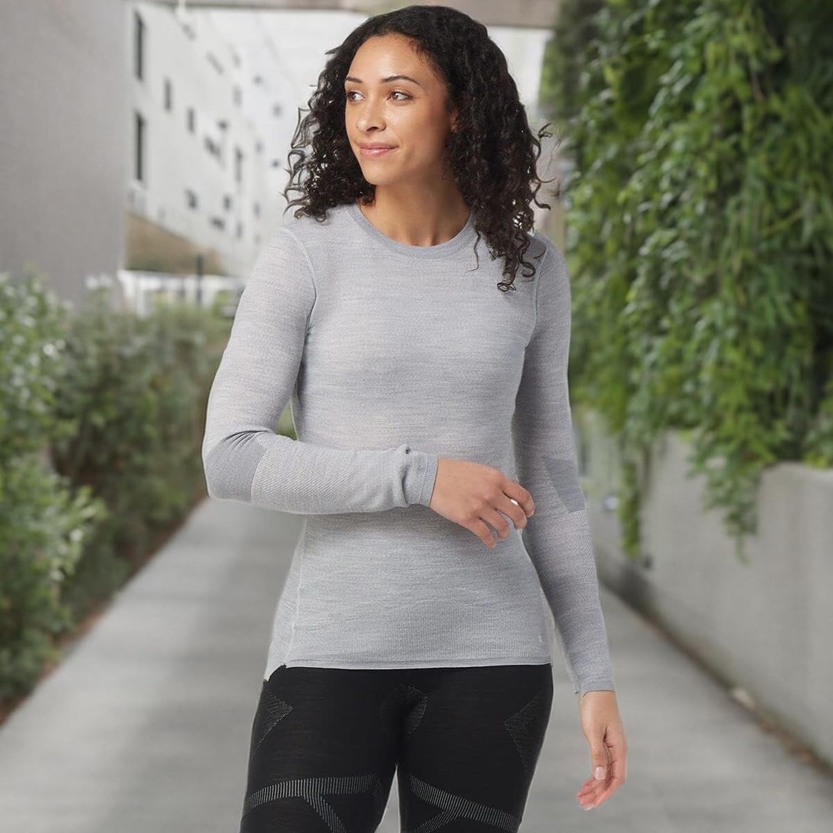 Smartwool Women's Intraknit Thermal Merino Base Layer Crew Medium Light Gray Heather-white