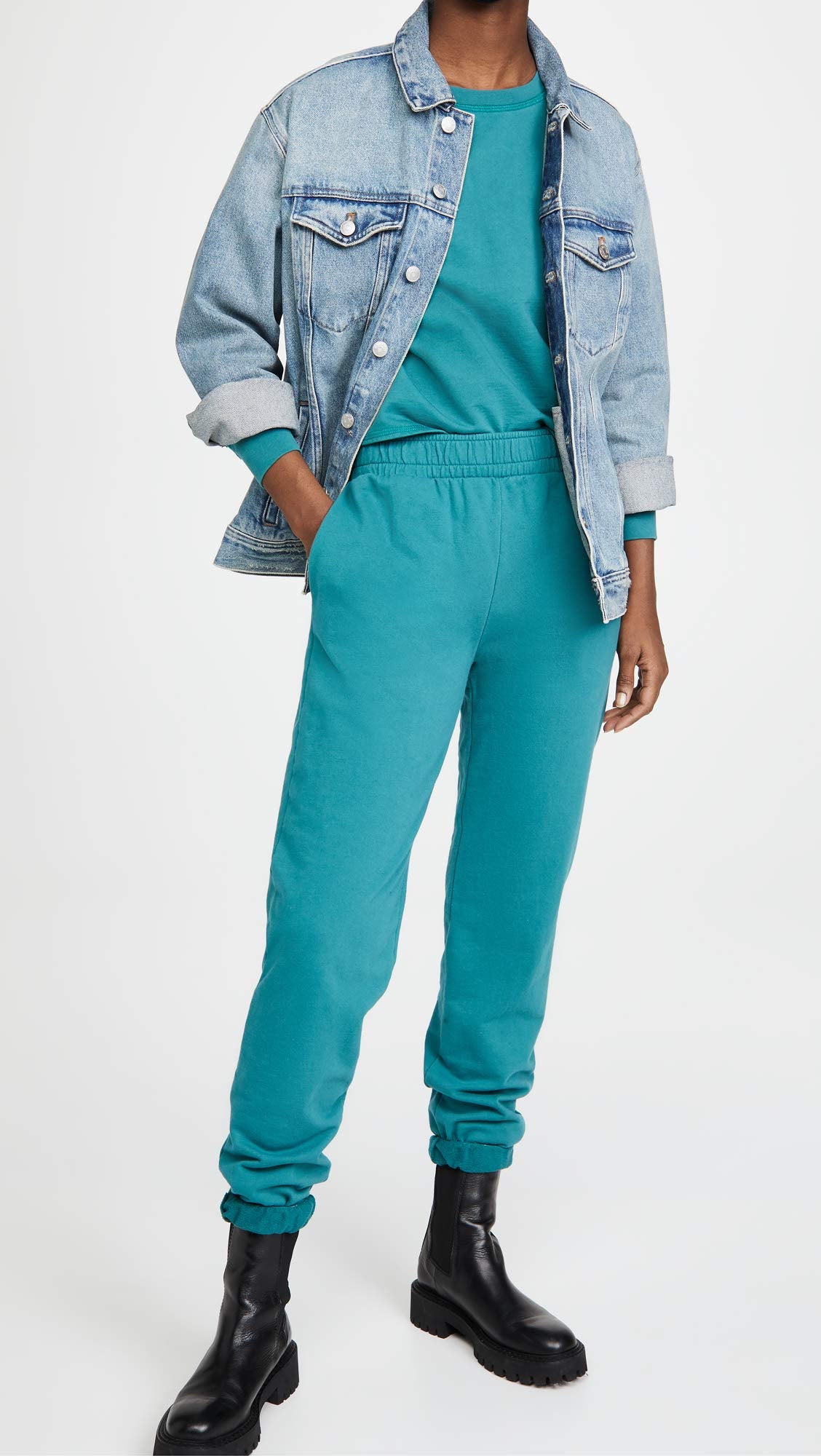 Madewell The Oversized Trucker Jean Jacket in Akenside Wash Akenside Wash SM (Women's 2-4)
