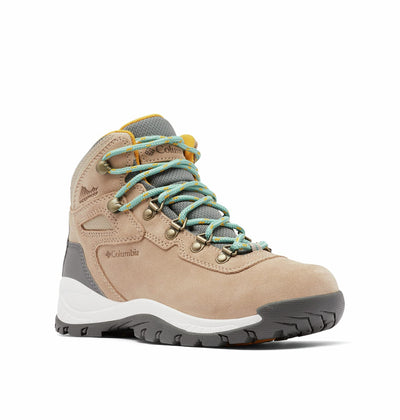 Columbia Women’s Newton Ridge Plus Waterproof Amped Hiking Boot, Waterproof Leather, Oxford Tan/Dusty Green, 10