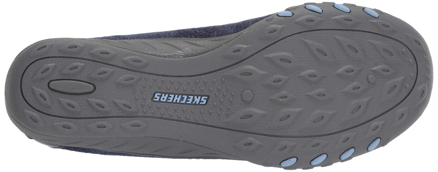 Skechers Women's Breathe-Easy-Opportuknity Sneaker 9.5 Wide Navy