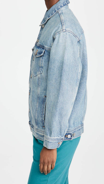 Madewell The Oversized Trucker Jean Jacket in Akenside Wash Akenside Wash SM (Women's 2-4)