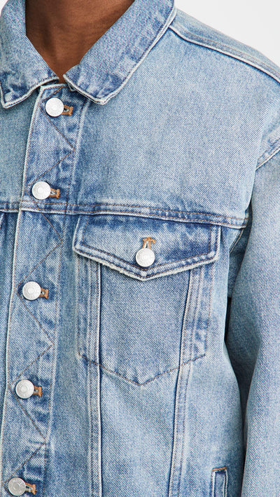 Madewell The Oversized Trucker Jean Jacket in Akenside Wash Akenside Wash SM (Women's 2-4)